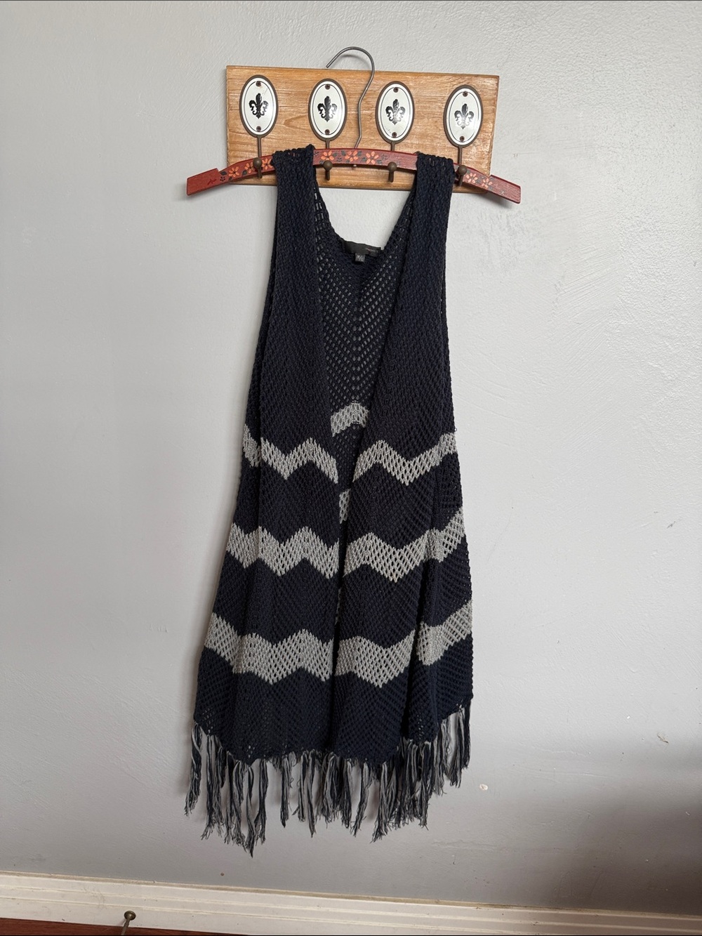 Lovposh Open Knit Fringe Vest